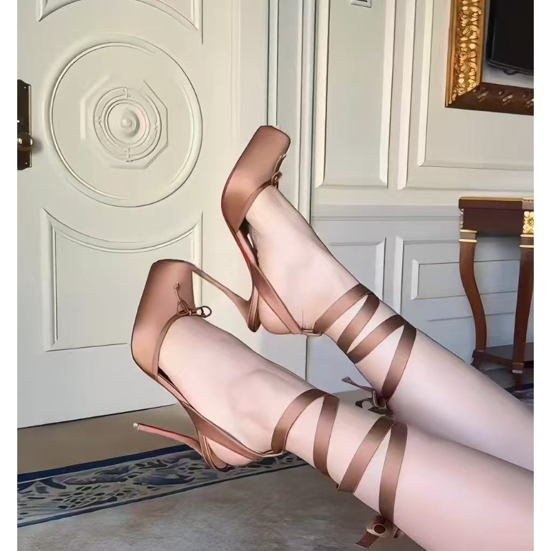 Scarpe rosse con tacco alto, s - Ankle Strap Attachment recensione e prezzo