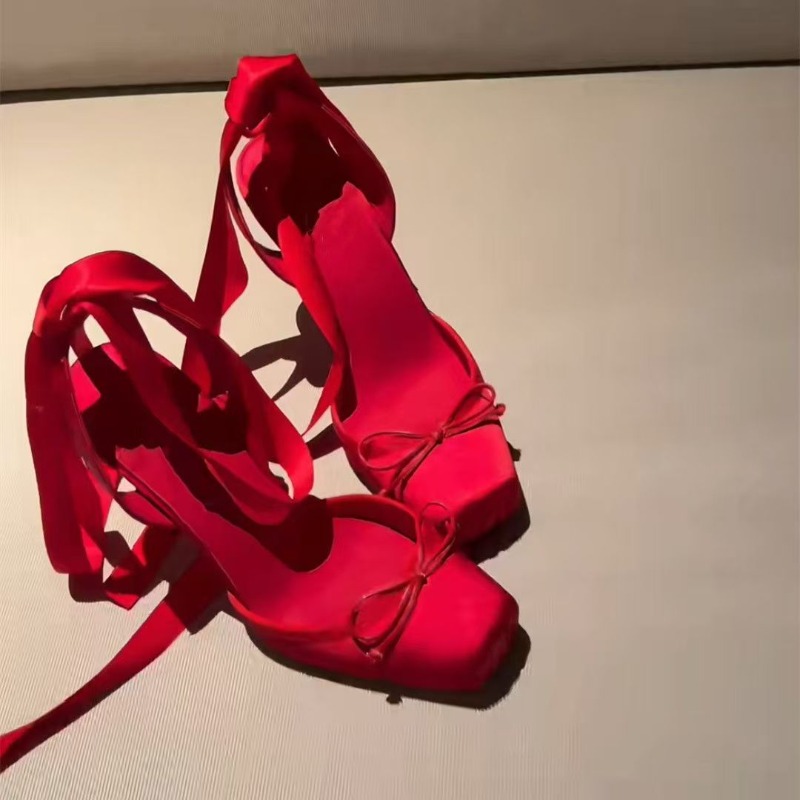 Scarpe rosse con tacco alto, s - Ankle Strap Attachment recensione e prezzo
